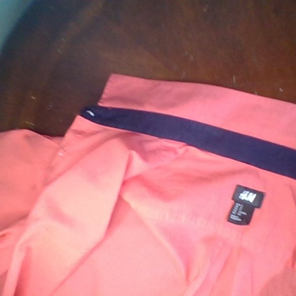 H&M red button men short sleeve size small - Picture 2 of 5